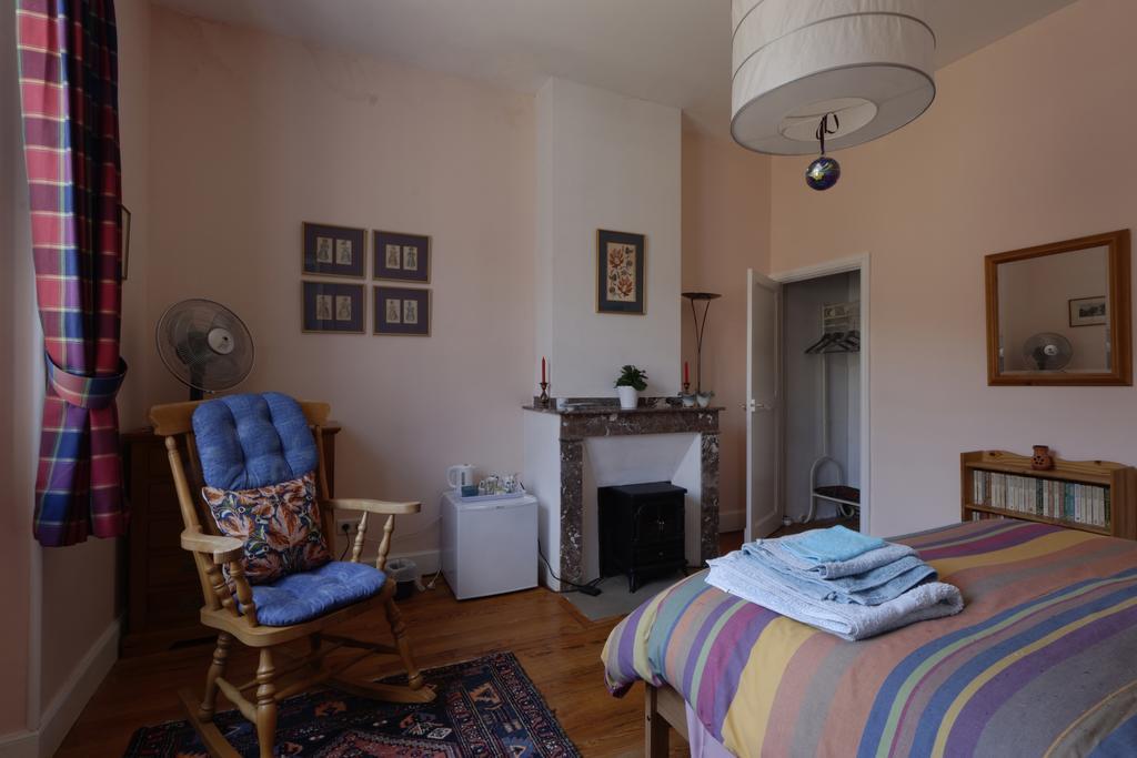 Les Heures Claires Cahuzac-sur-Vère Chambre photo